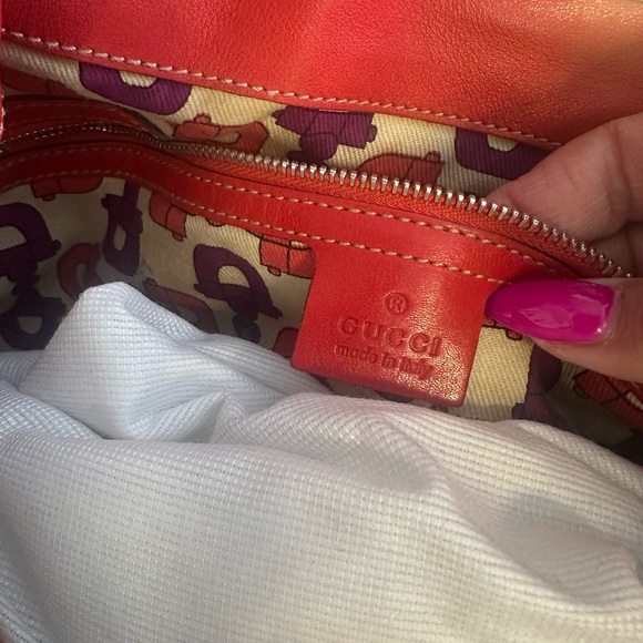 Gucci Red Tassel Shoulder Bag - Picture 10 of 10